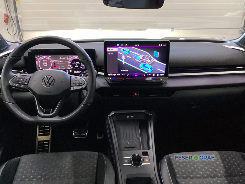 Volkswagen T-Roc R-Line 1.5 eTSI Matrix HUD 360° Keyless — photo 6