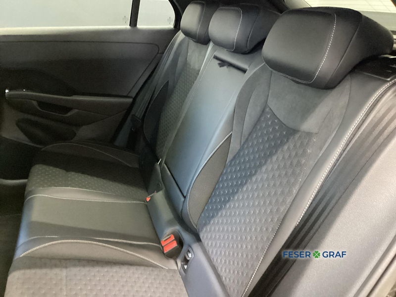 Volkswagen T-Roc R-Line 1.5 eTSI Matrix HUD 360° Keyless — photo 8