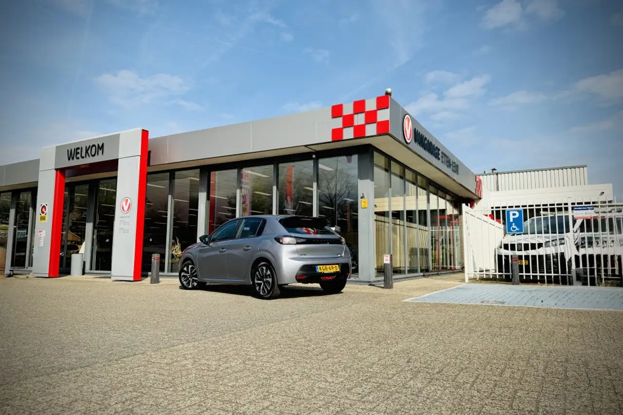 Peugeot 208 Hybrid e-DCS6 Style 8