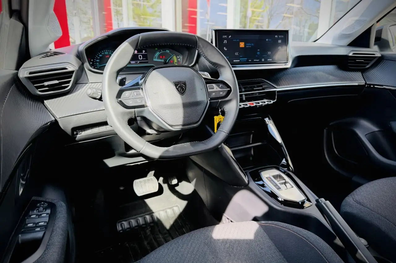 Peugeot 208 Hybrid e-DCS6 Style 18
