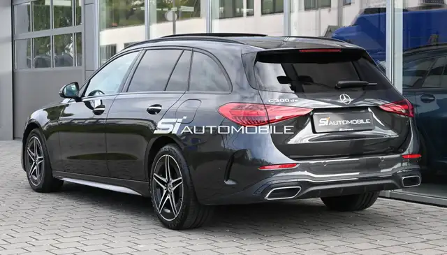 Mercedes-Benz C-Class view 3