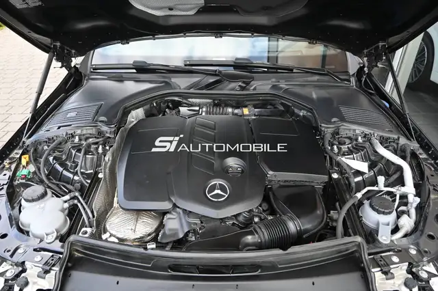 Mercedes-Benz C-Class view 9