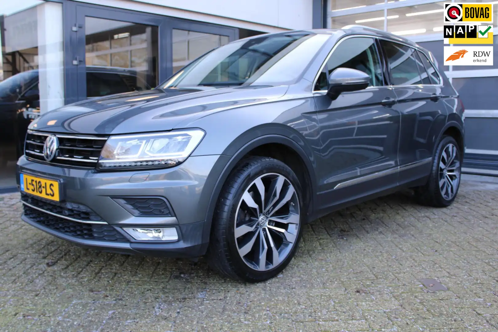 Volkswagen Tiguan 2.0 TSI 4Motion Highline | Pano | Virtual | 4M Grau - 1