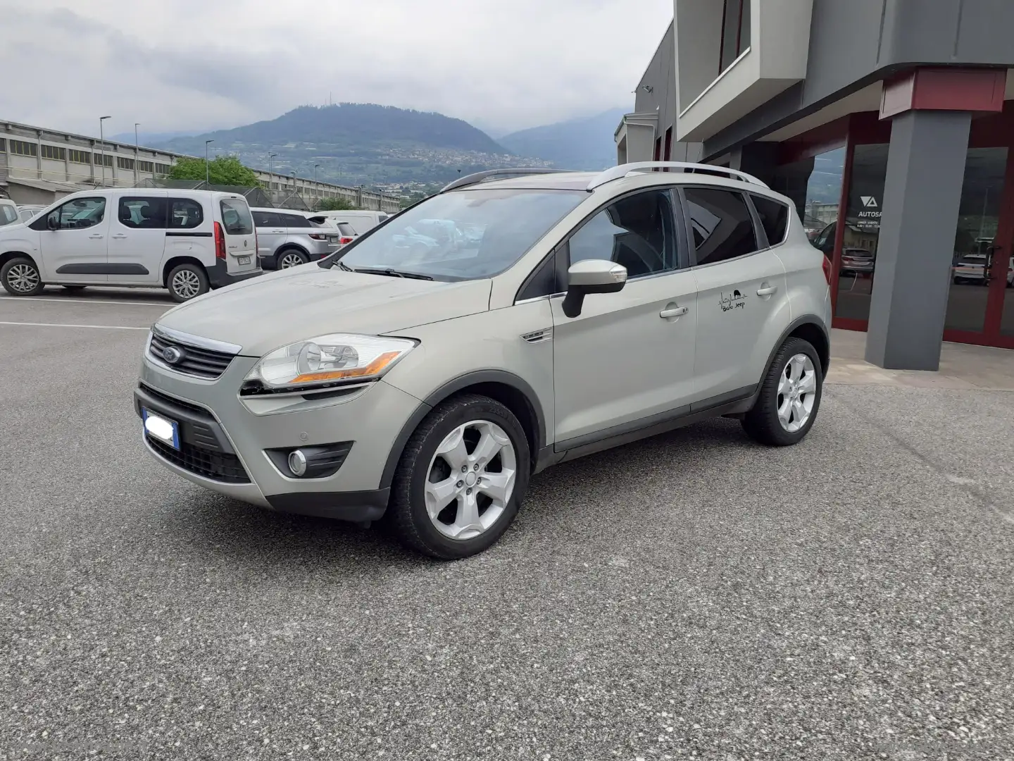 Ford Kuga 2.0 TDCi 136 CV 4WD Titanium CIRCA 200.000 KM Grigio - 2