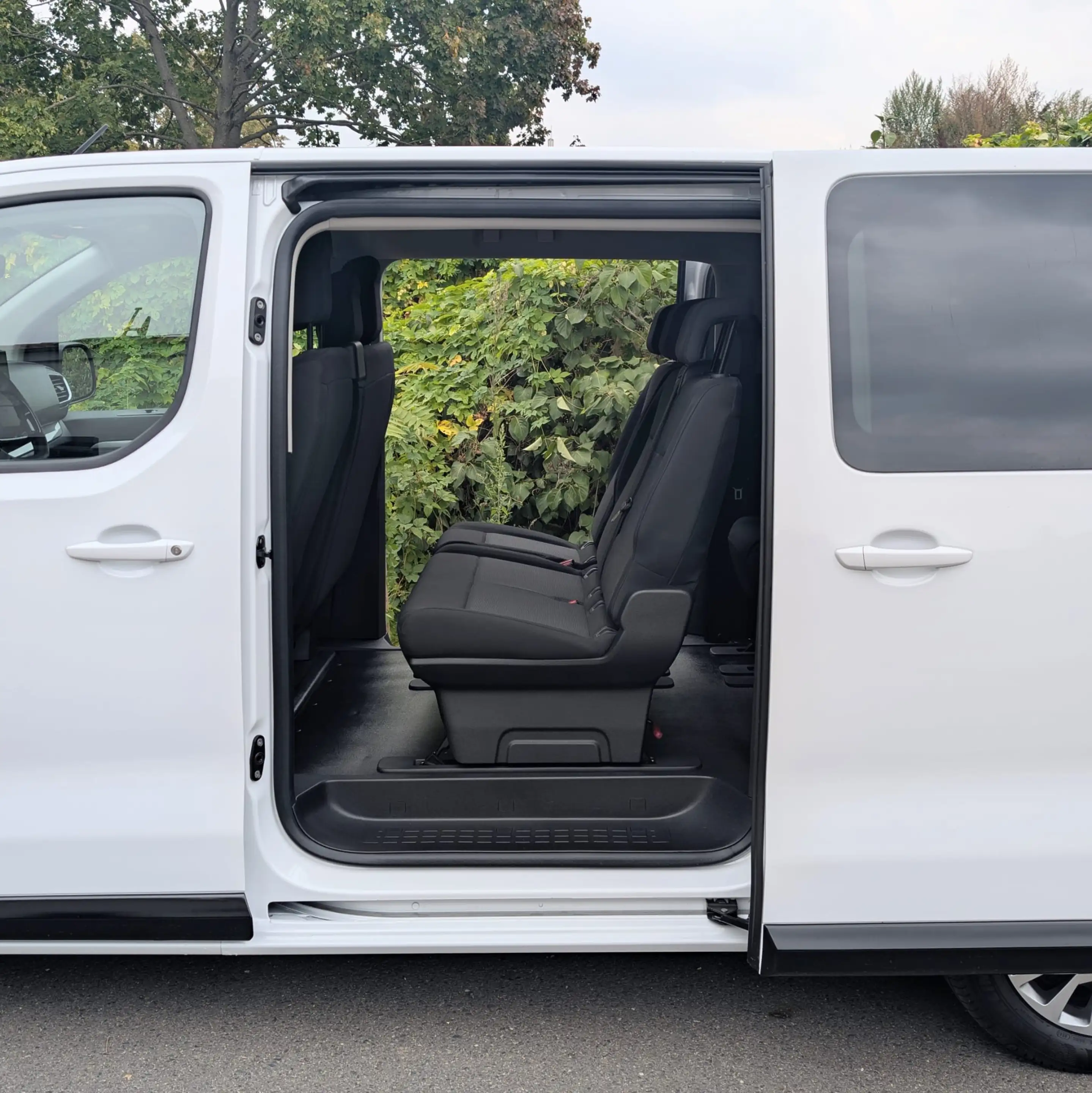 Peugeot Traveller Traveller BlueHDi 180 L3 2.0 ative 9 Sitze — photo 10