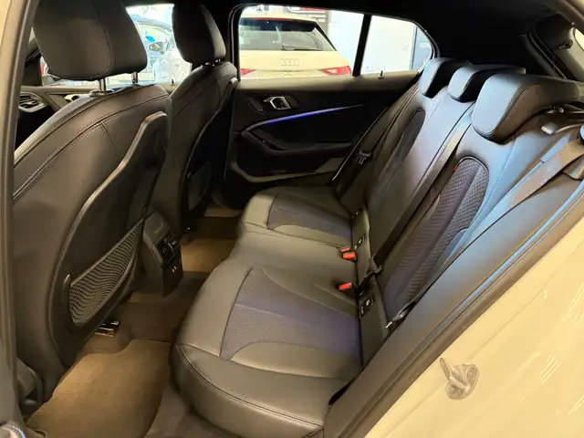 BMW 1 Series view 7