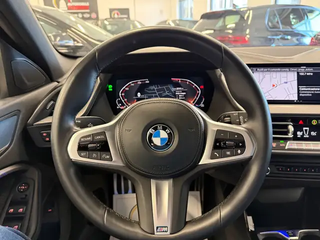 BMW 1 Series view 13