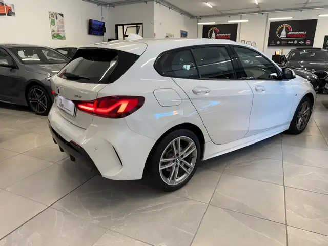 BMW 1 Series view 4