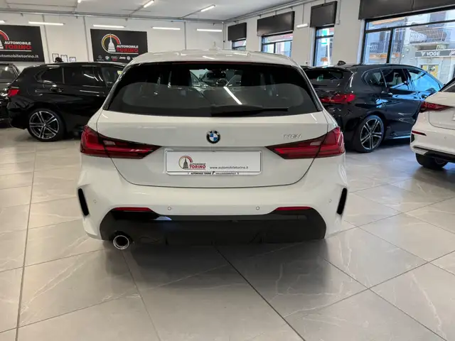 BMW 1 Series view 5