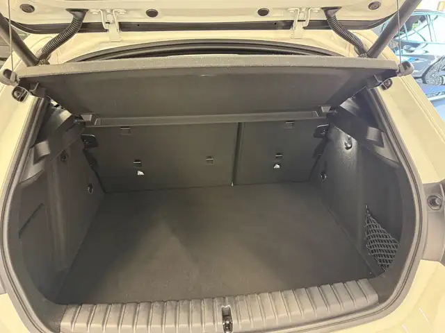 BMW 1 Series view 16
