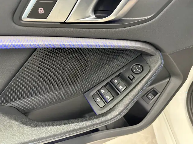 BMW 1 Series view 9