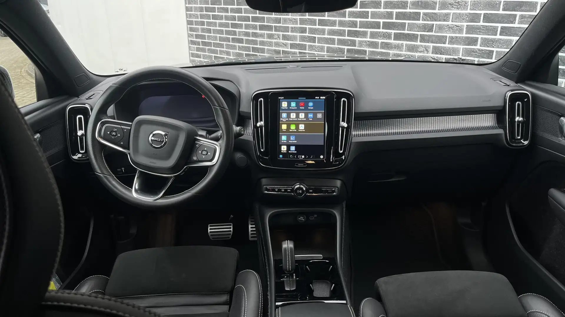 Volvo XC40 Recharge P8 AWD R-Design | Adaptieve cruise contro Schwarz - 2