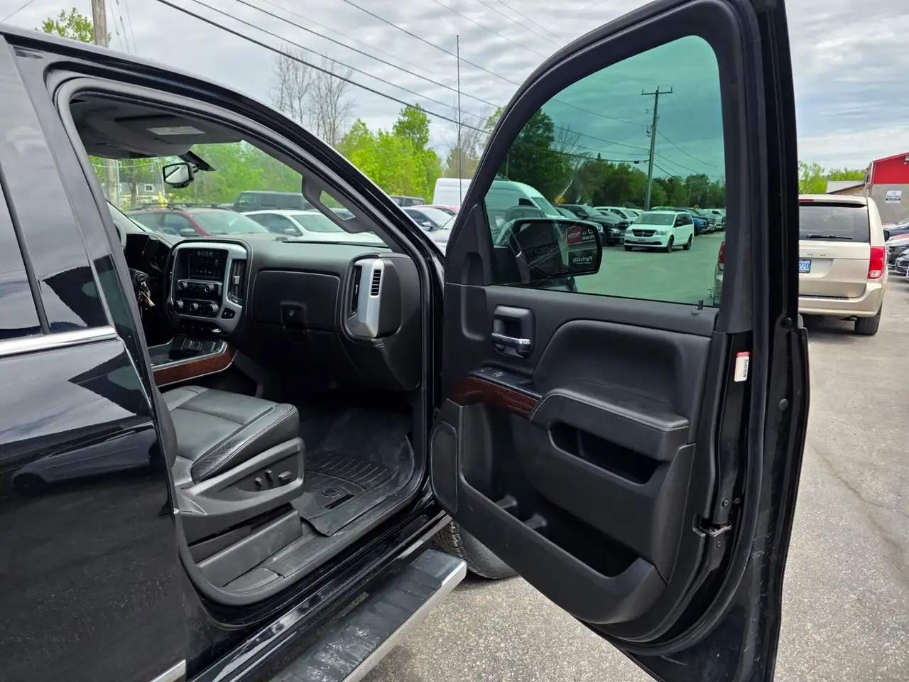 GMC Sierra 1500 photo GMC Sierra 1500