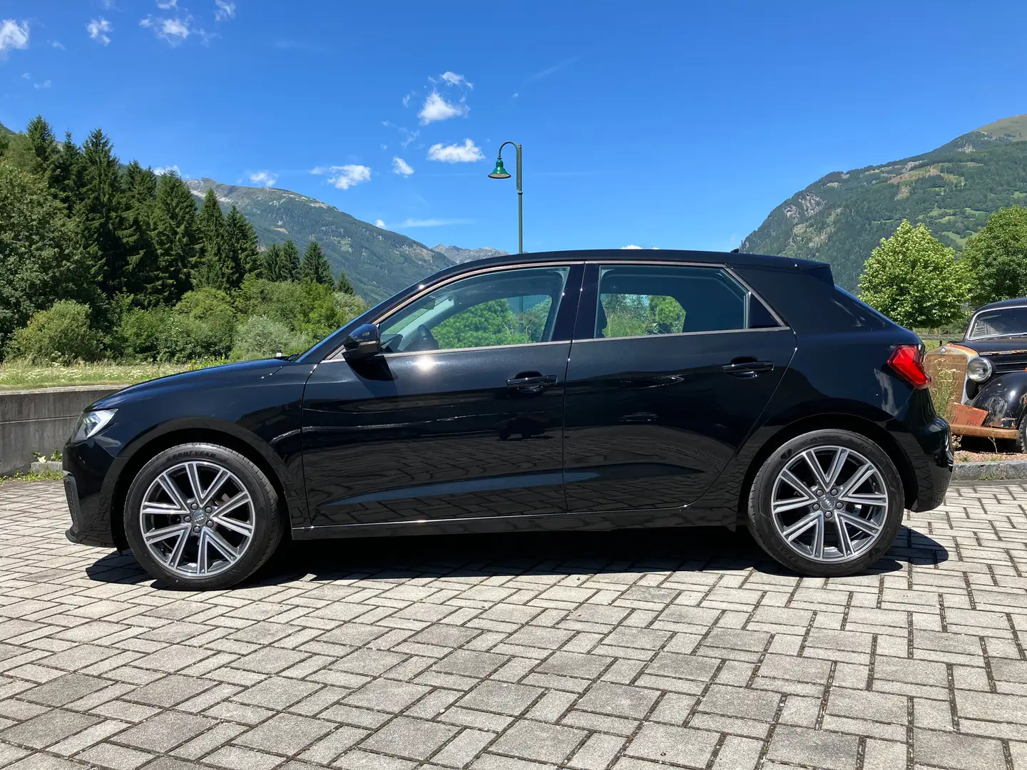 Audi A1 SB 25 TFSI Schwarz - 2