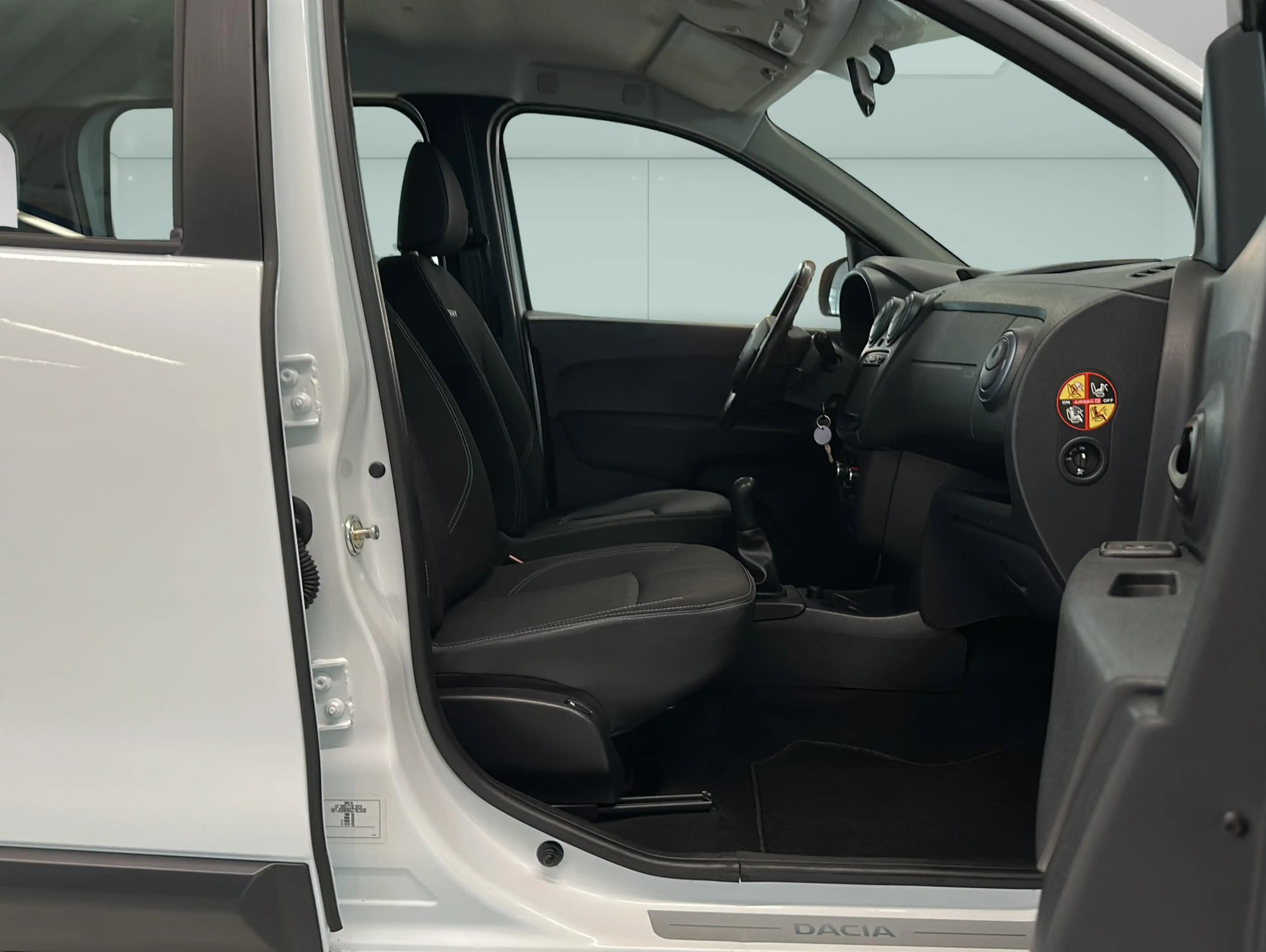 Dacia Lodgy 1.2 TCe Stepway|7 Sitze|Klima|Navi|ShZ|AHK — photo 14