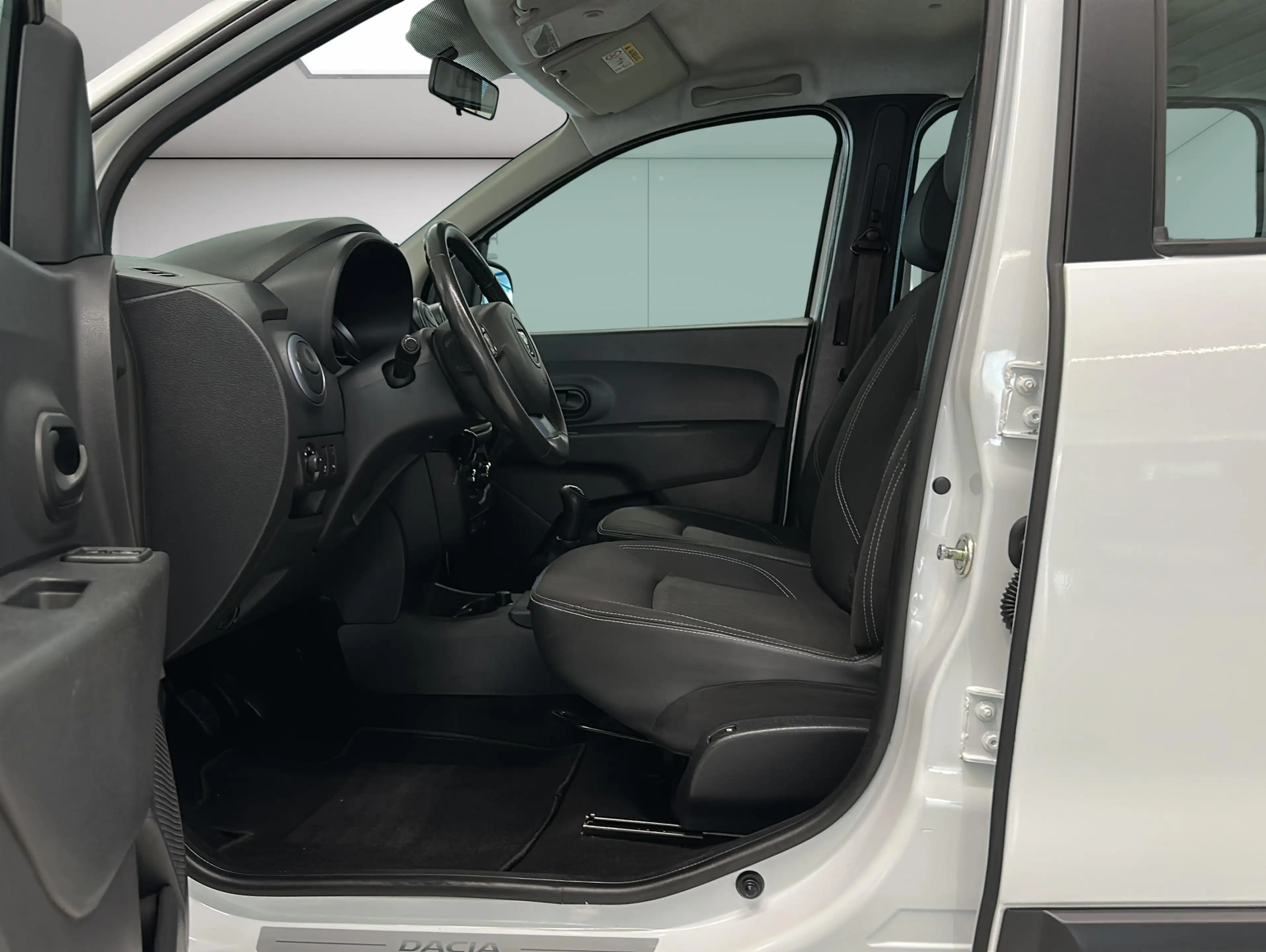 Dacia Lodgy 1.2 TCe Stepway|7 Sitze|Klima|Navi|ShZ|AHK — photo 12