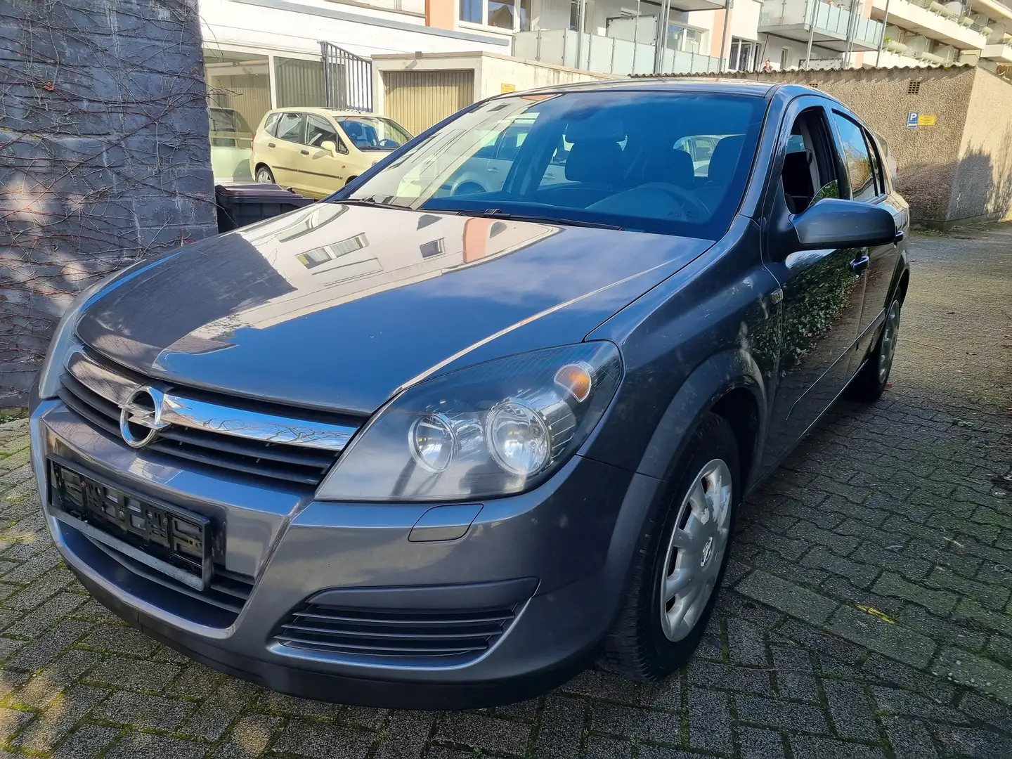 Opel Astra 1.6  TWINPORT, Anhänger kupplung , Klima. Grau - 2