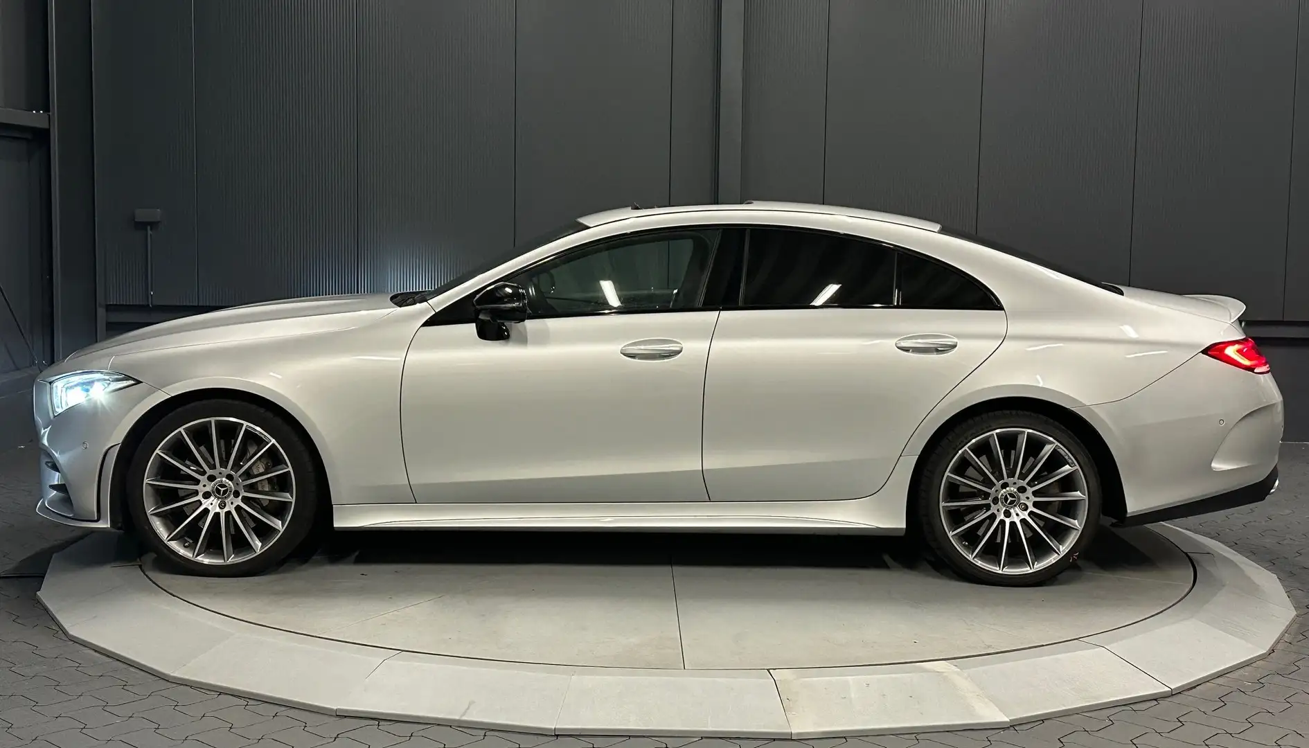Mercedes-Benz CLS 450 4Matic AMG *20Zoll*Glasdach*Night*360*Distronic* Grigio - 2