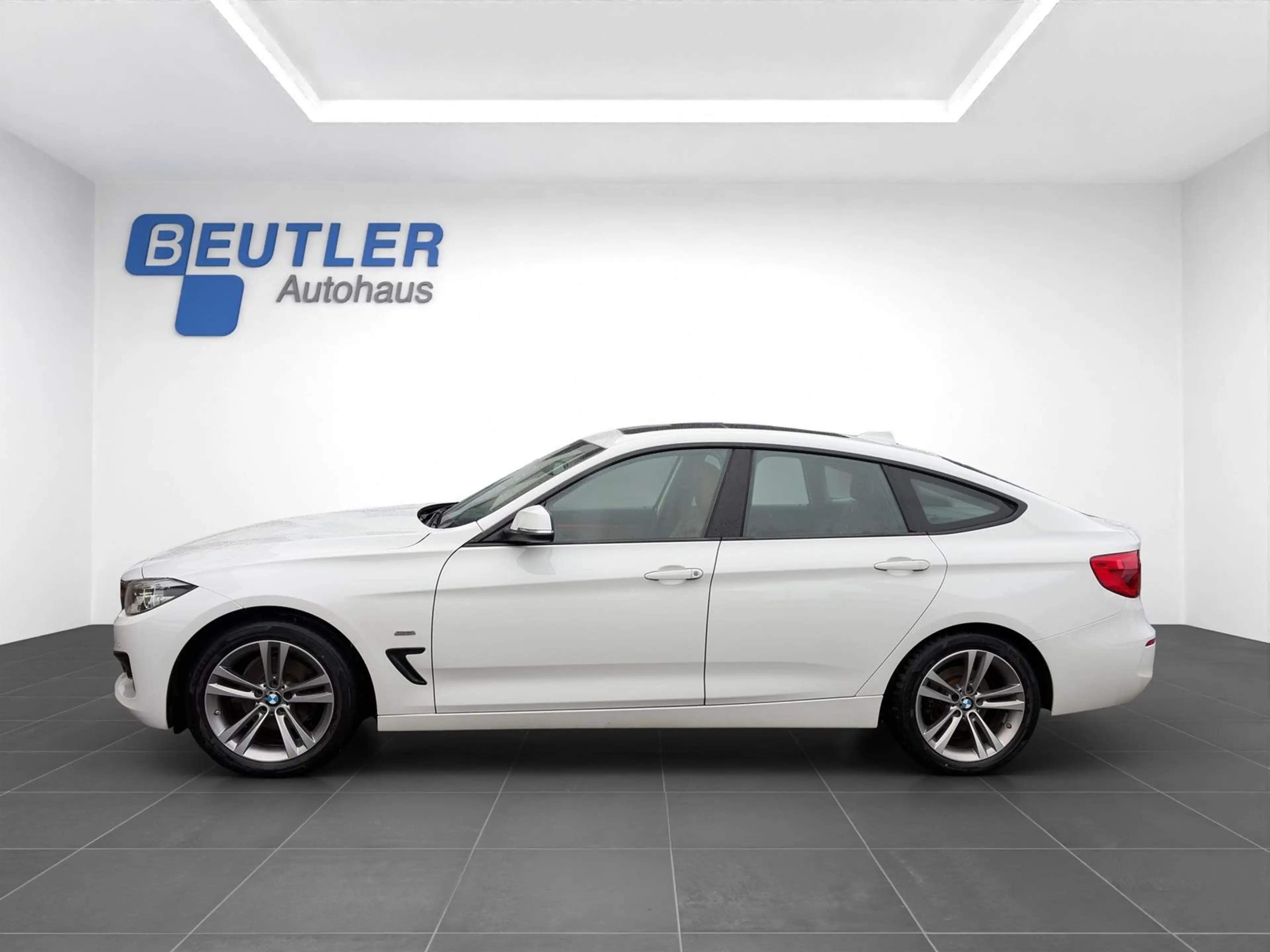 BMW 320 320d Sport L Pano Head-Up NaviProf Keyless — photo 2