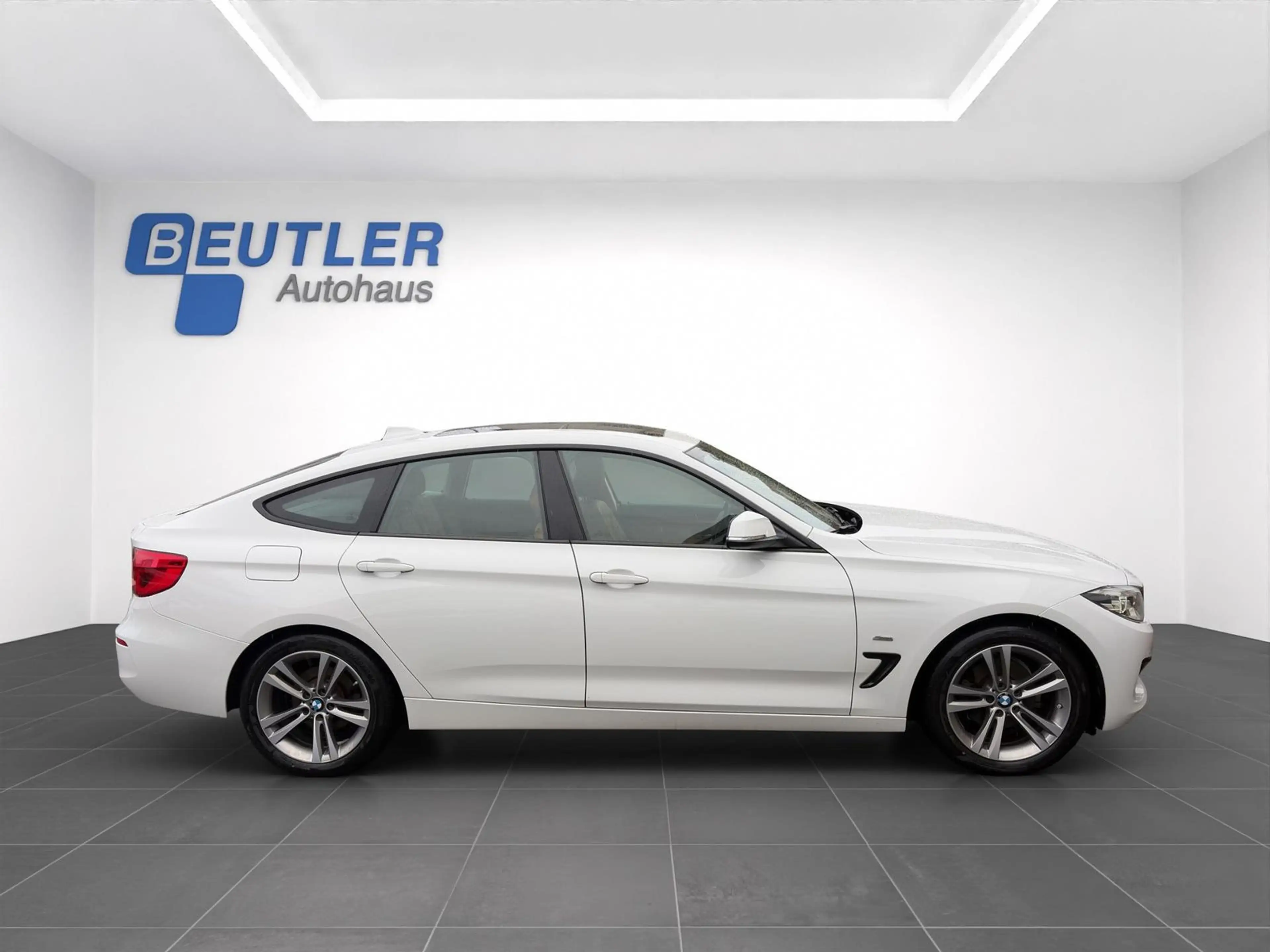 BMW 320 320d Sport L Pano Head-Up NaviProf Keyless — photo 7