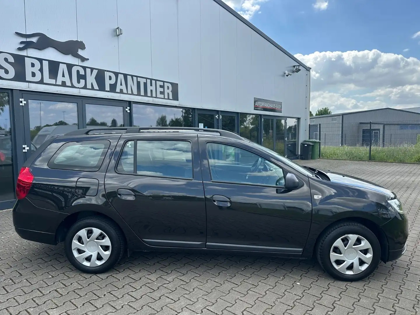 Dacia Logan MCV II Kombi Essential 1Hand Navi Kamara Schwarz - 2