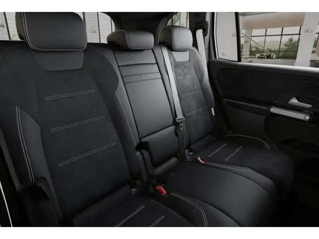 Mercedes-Benz GLB view 10