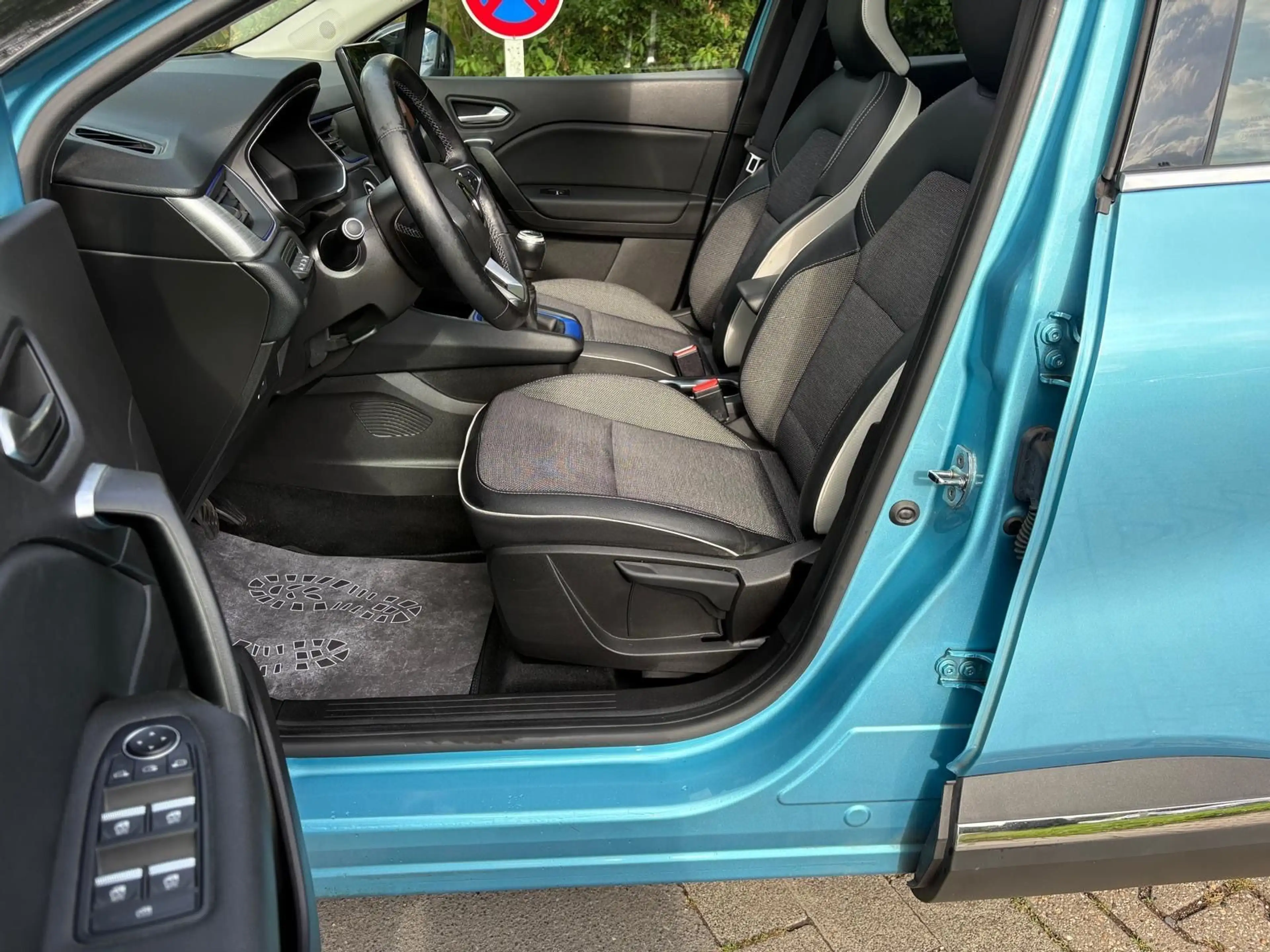 Renault Captur II Intens — photo 9