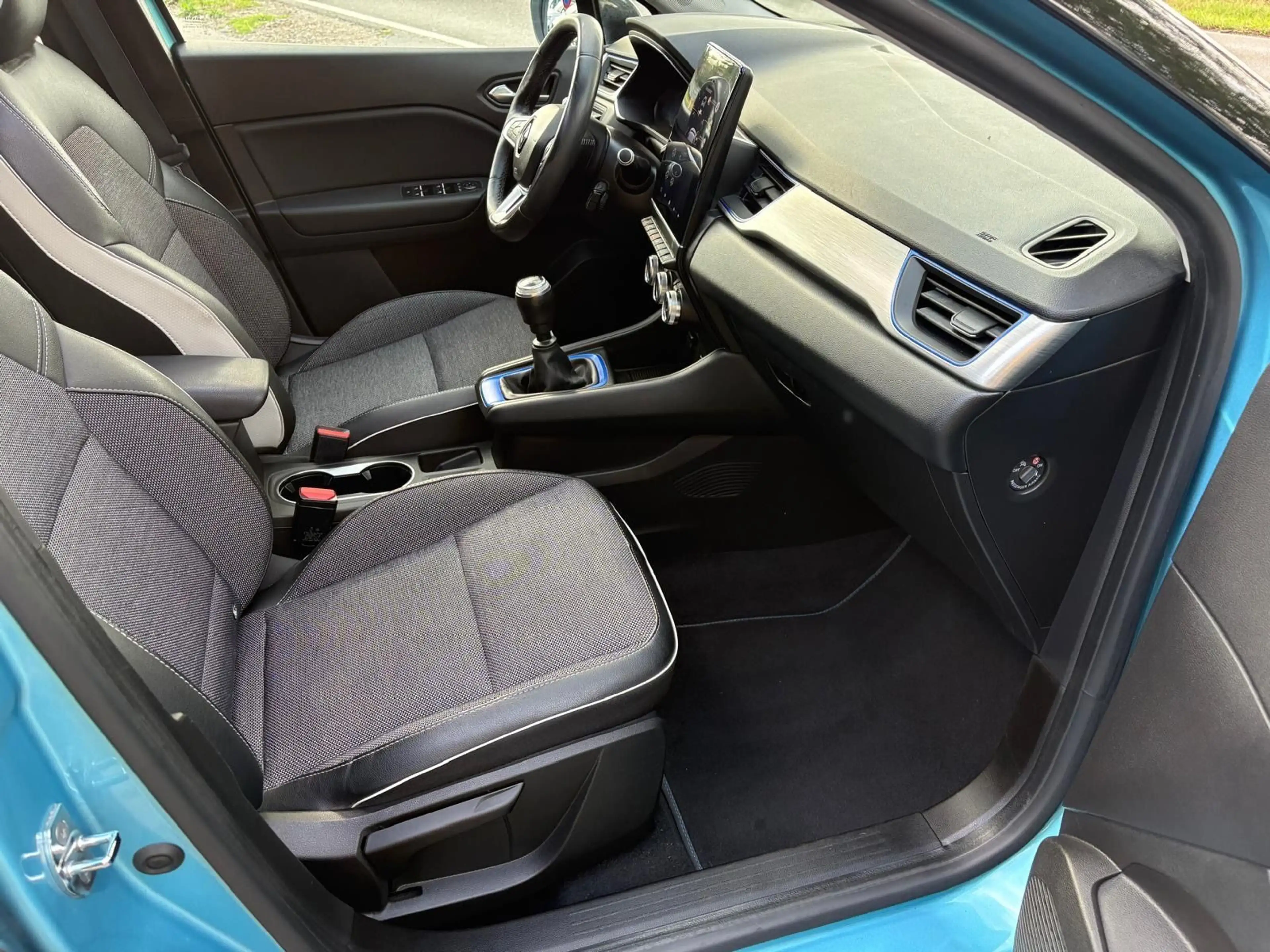 Renault Captur II Intens — photo 12