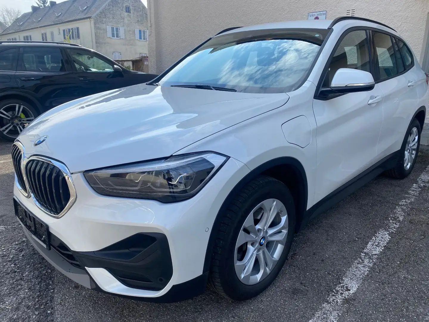 BMW X1 xDrive 25 e Advantage  ehem. Neupreis  53.973 Blanc - 1