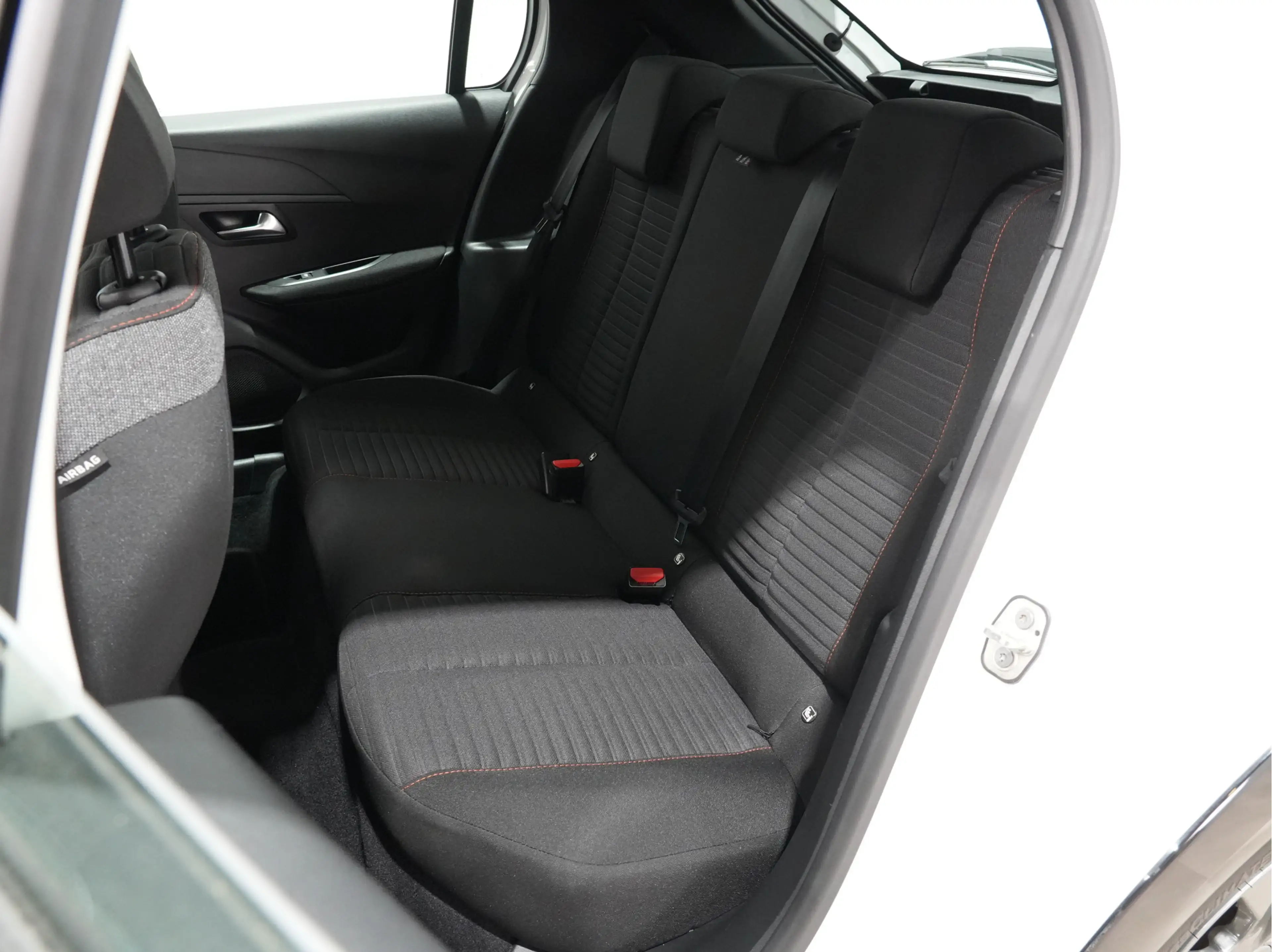 Peugeot e-208 EV Active Pack 50 kWh WM — photo 7