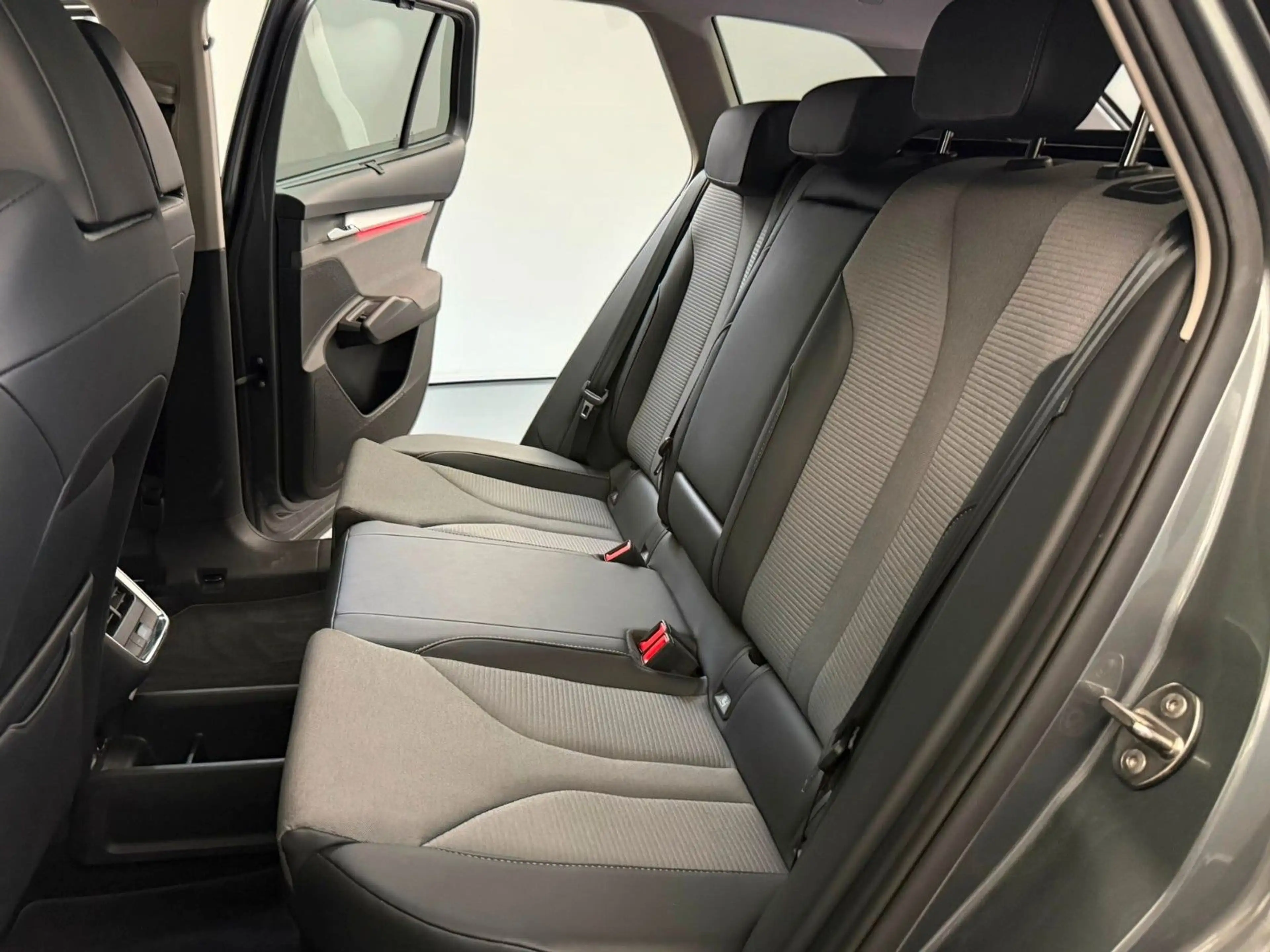 Skoda Enyaq 60 Loft*Pano*1.Hd*Scheckheft*ACC*AHK*PLUS — photo 15