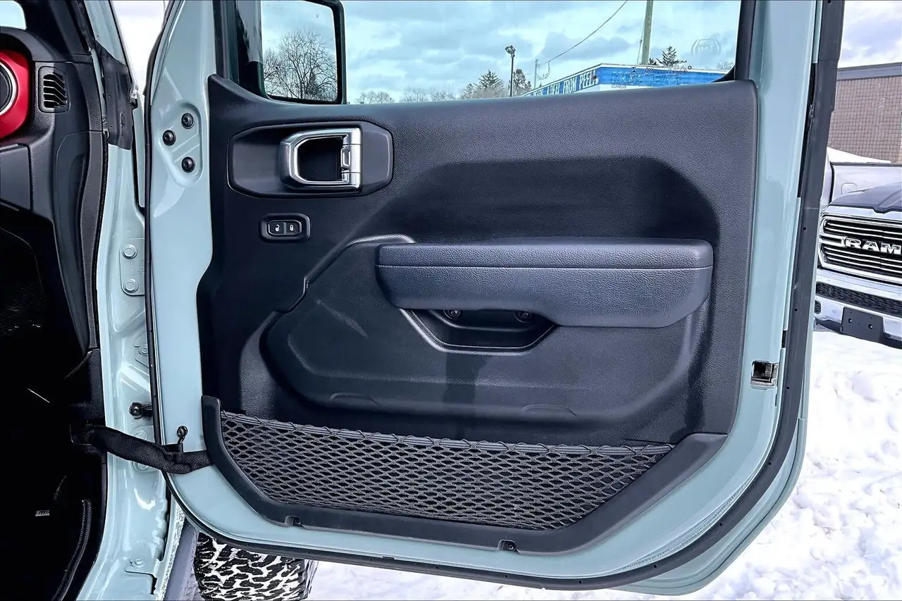 Jeep Wrangler снимка Jeep Wrangler