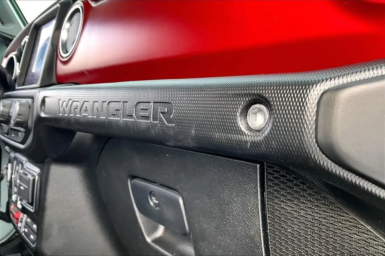 Jeep Wrangler снимка Jeep Wrangler