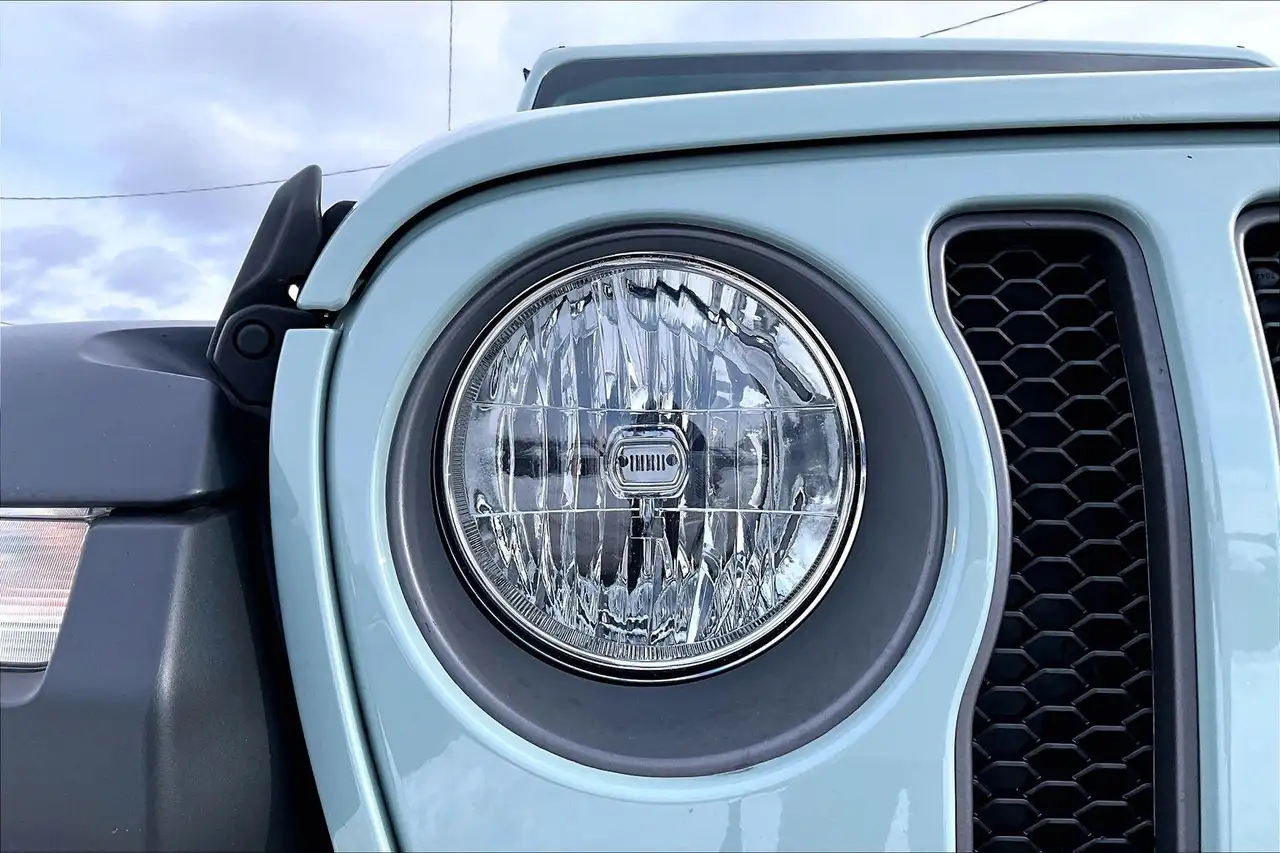 Jeep Wrangler снимка Jeep Wrangler