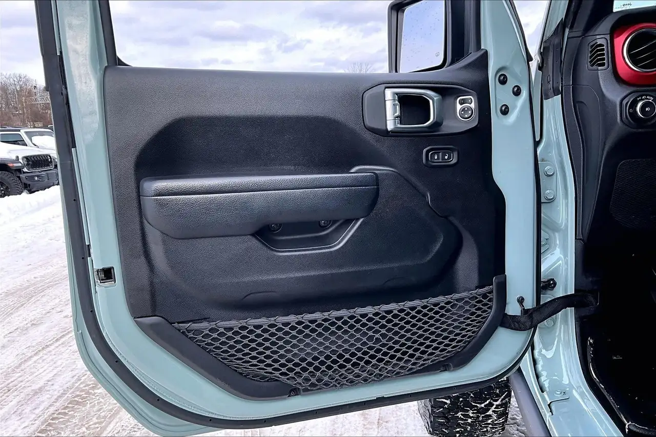 Jeep Wrangler снимка Jeep Wrangler