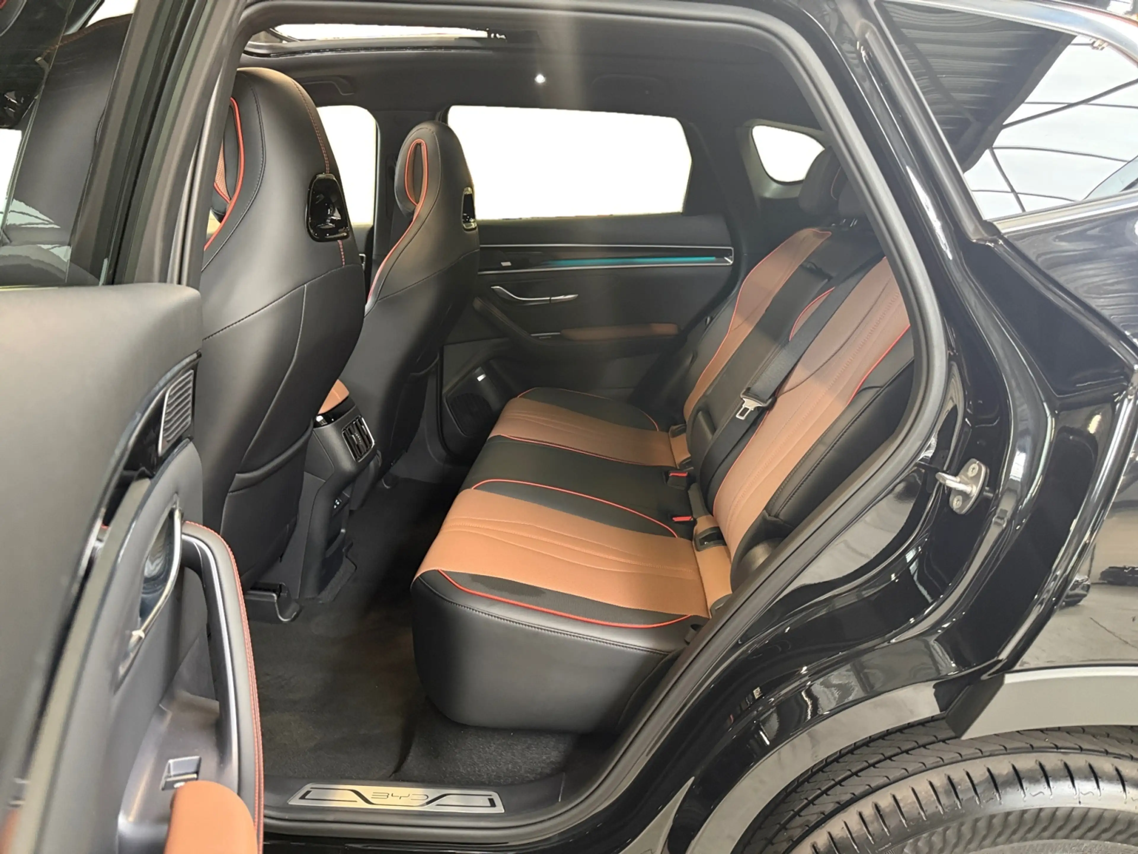 BYD Seal U 1.5 DM-i FWD Boost I PHEV I Panoramadak I 360 Came — photo 13