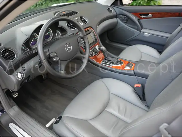 Mercedes-Benz SL view 5