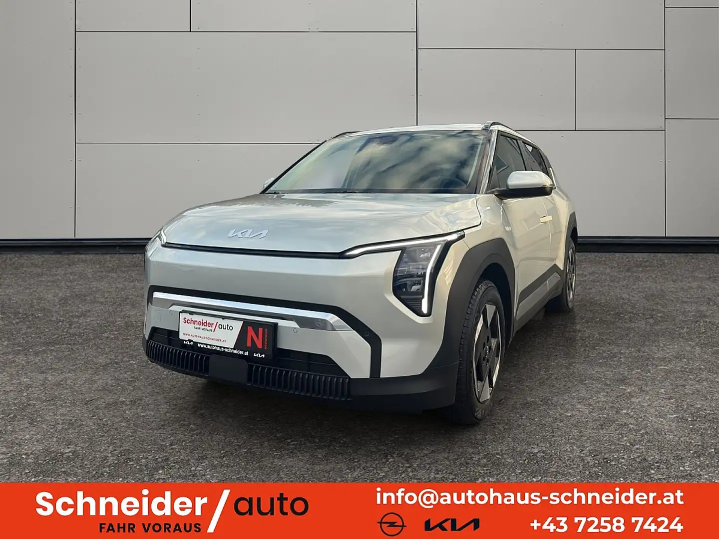 Kia EV3 FWD 81,4kWh Long Range Earth Silber - 1