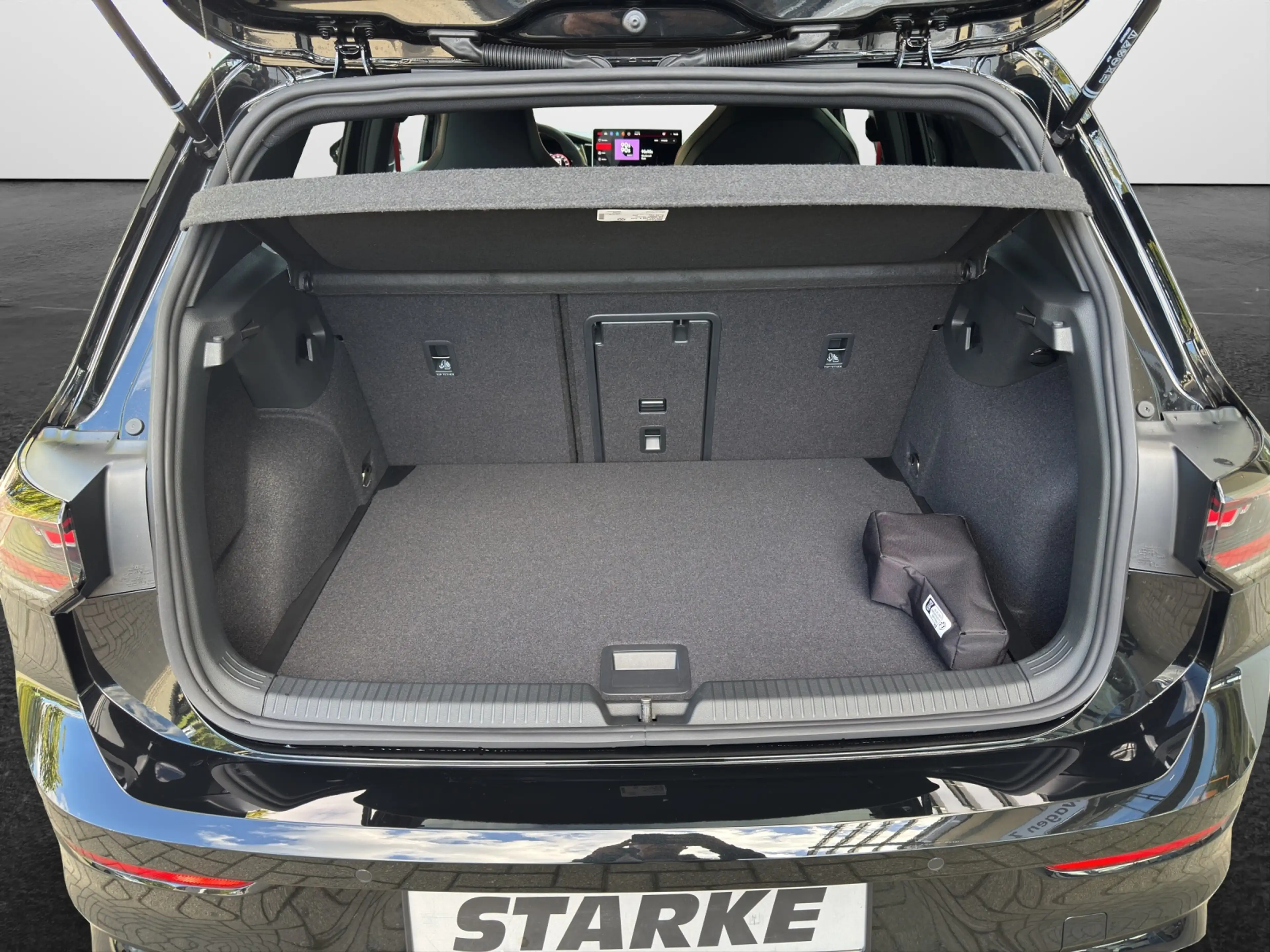 Volkswagen Golf GTI 2.0 TSI DSG 50 EDITION — photo 12