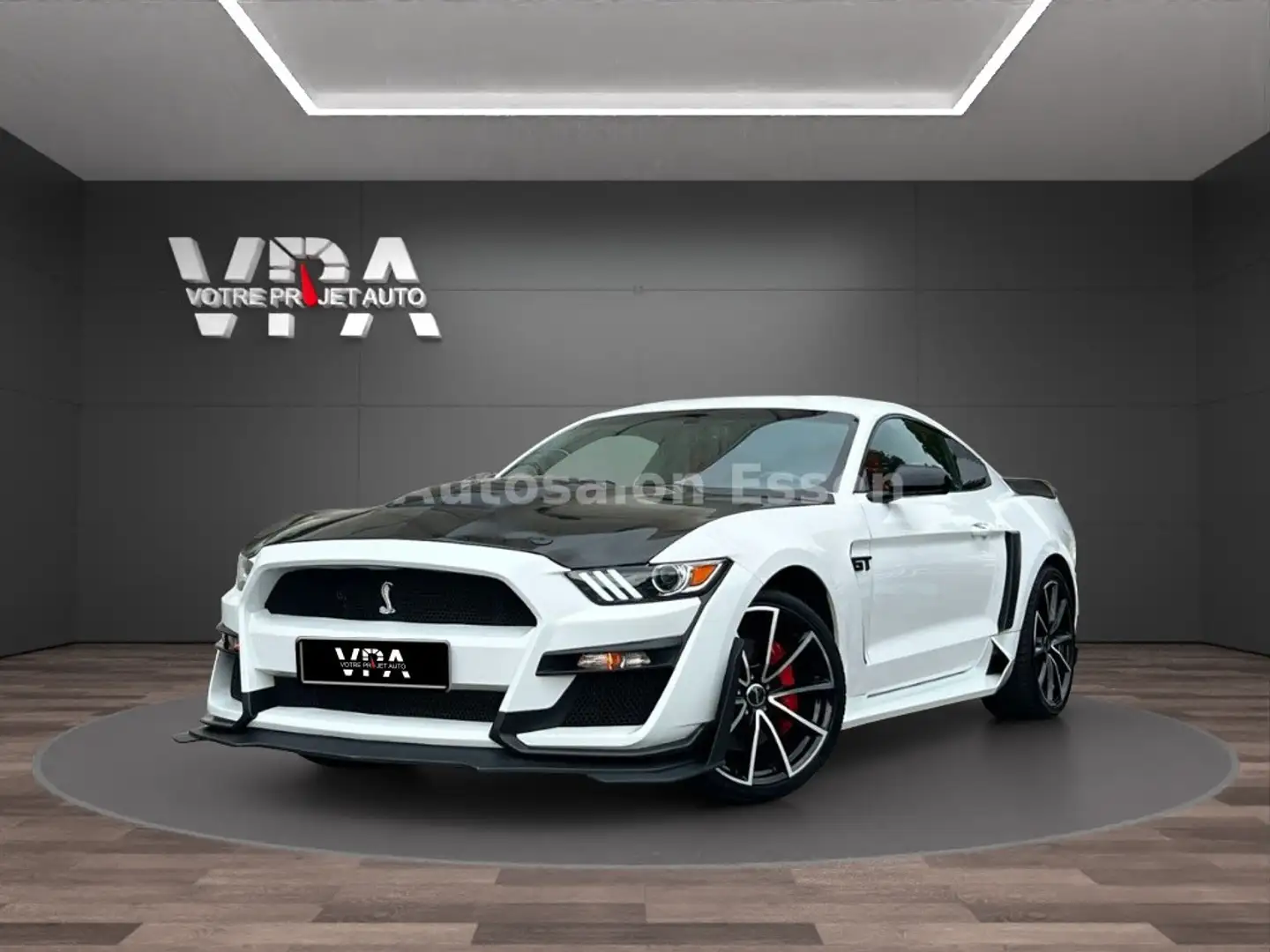 Ford Mustang Standard Alb - 1