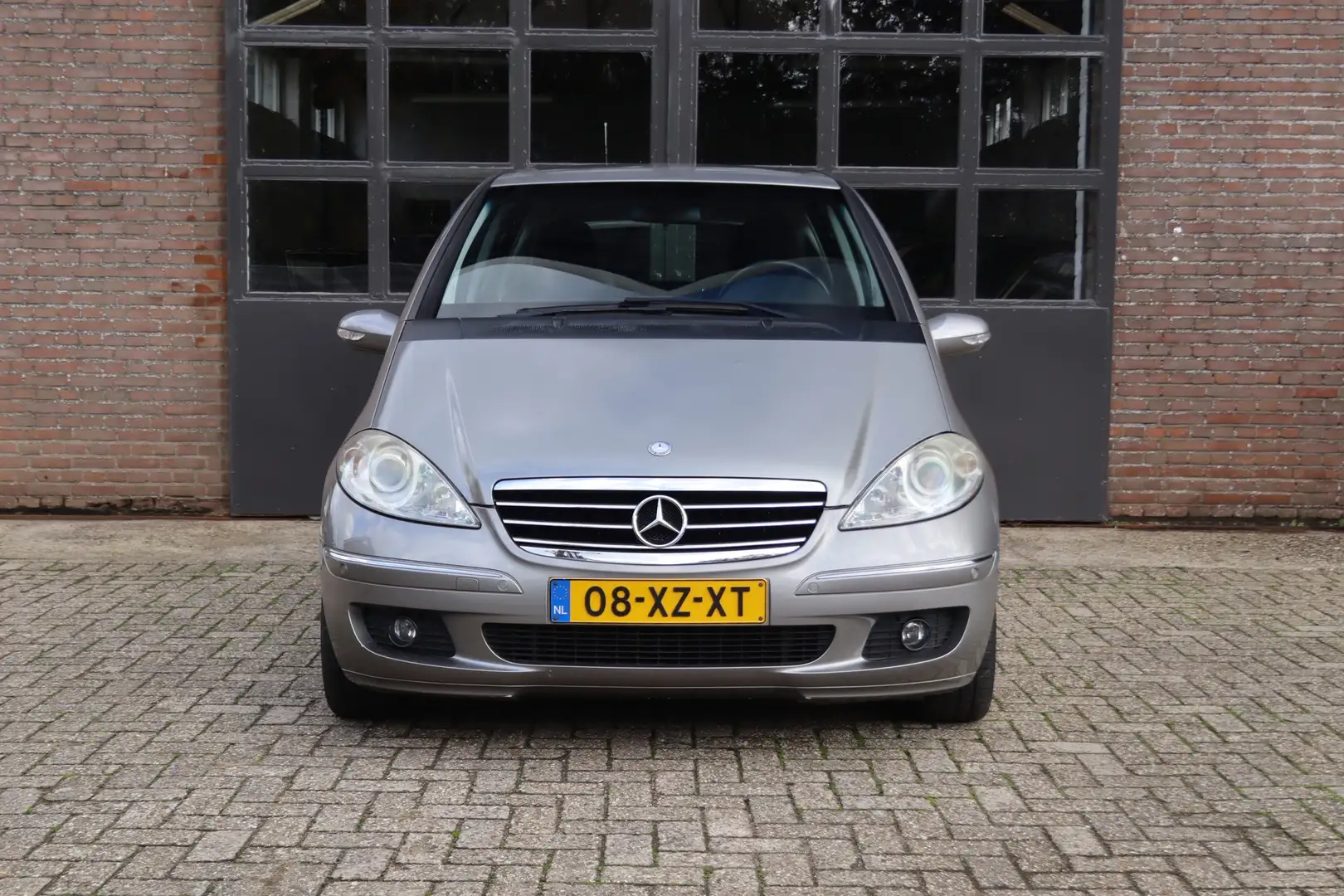 Mercedes-Benz A 150 Avantgarde AC-Cruise-Nieuwe APK Grijs - 2