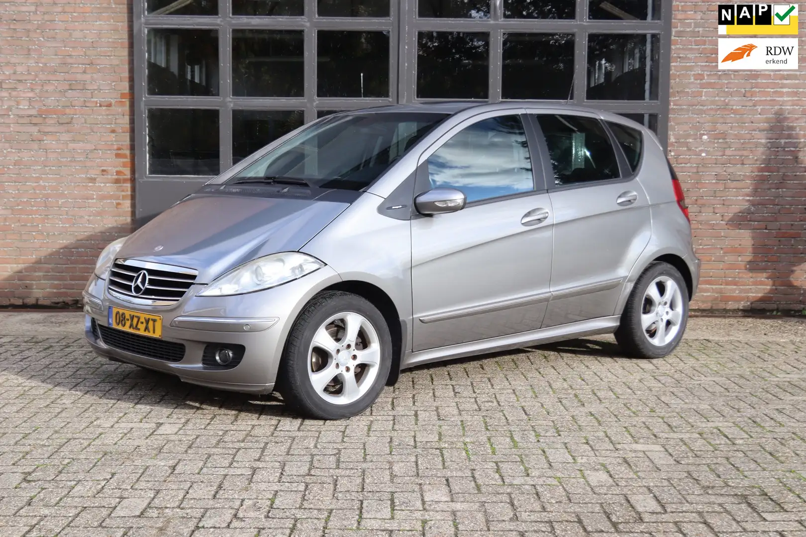 Mercedes-Benz A 150 Avantgarde AC-Cruise-Nieuwe APK Grijs - 1