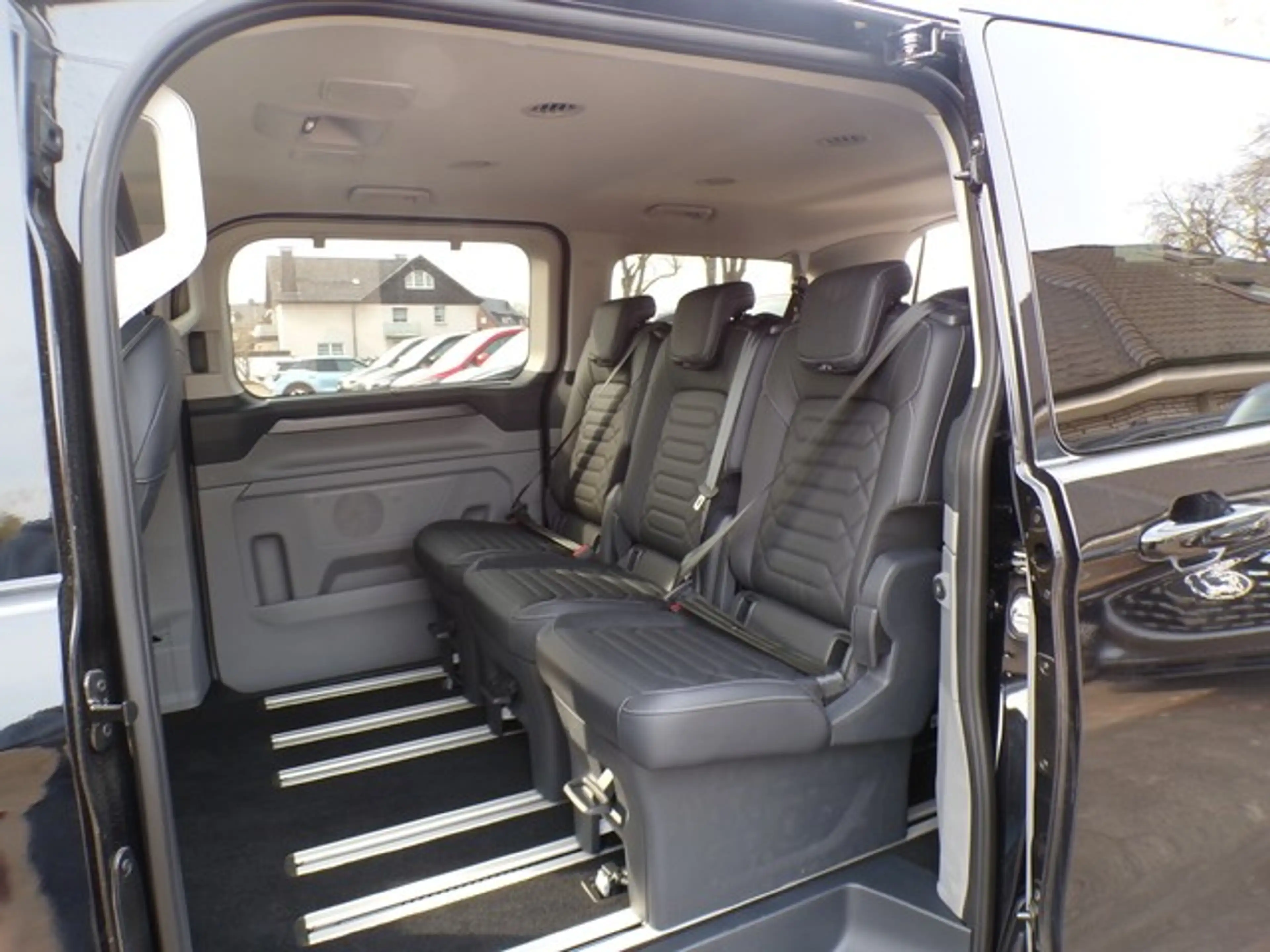 Ford Tourneo Custom Titanium X 320 L1 Automatik / FGS 5 Jahre — photo 7