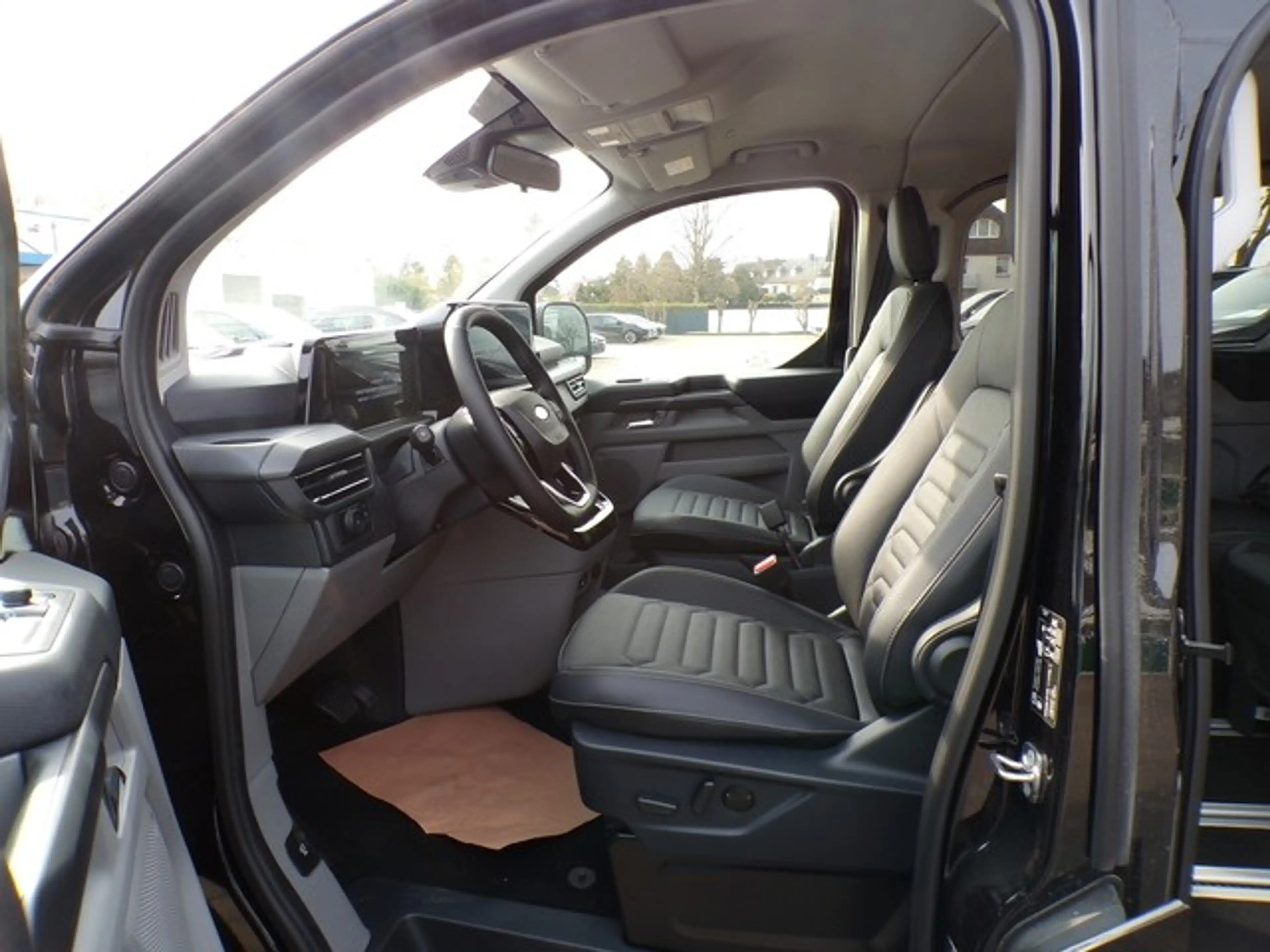 Ford Tourneo Custom Titanium X 320 L1 Automatik / FGS 5 Jahre — photo 10
