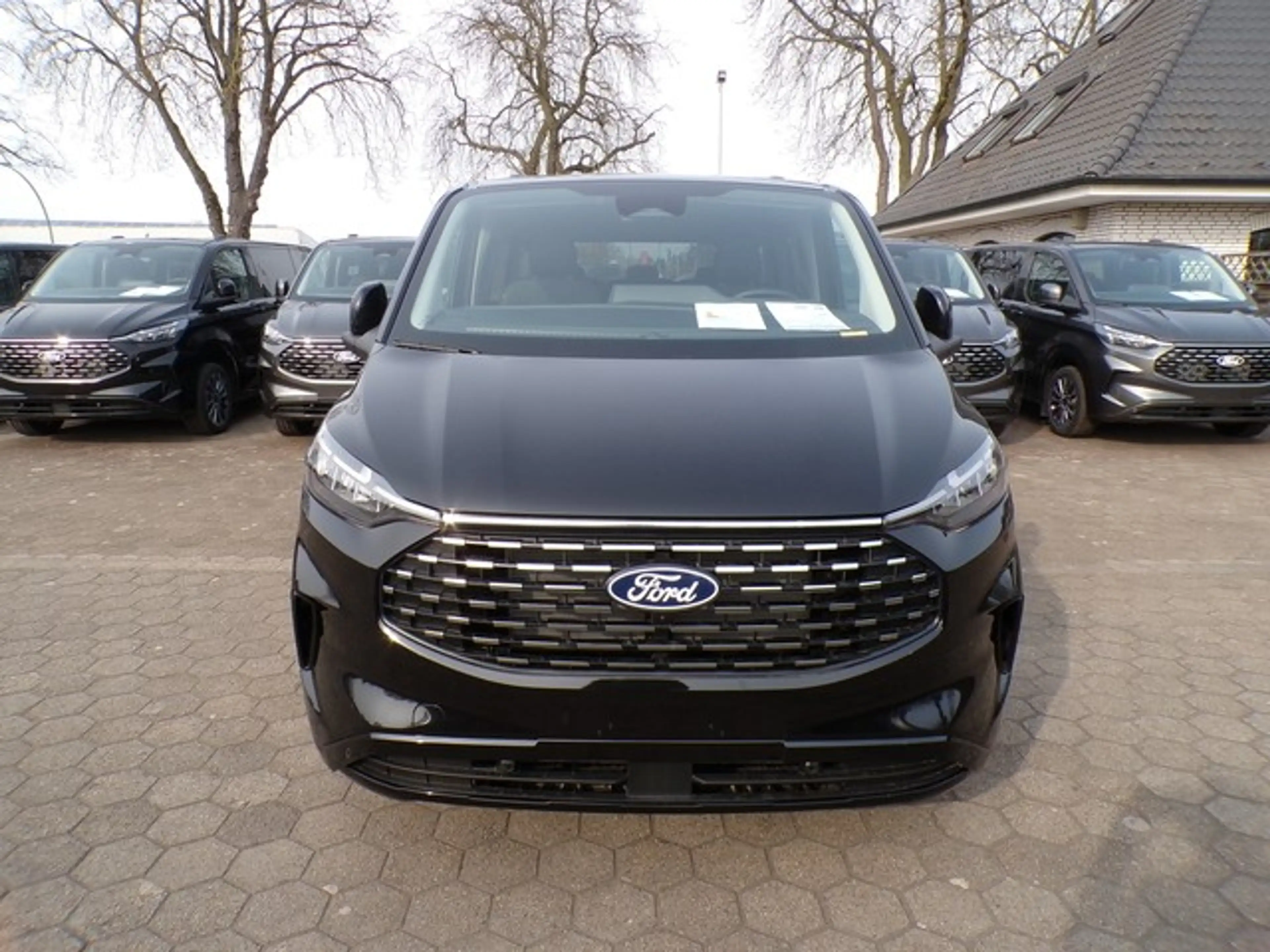 Ford Tourneo Custom Titanium X 320 L1 Automatik / FGS 5 Jahre — photo 4