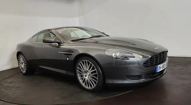Aston Martin DB9