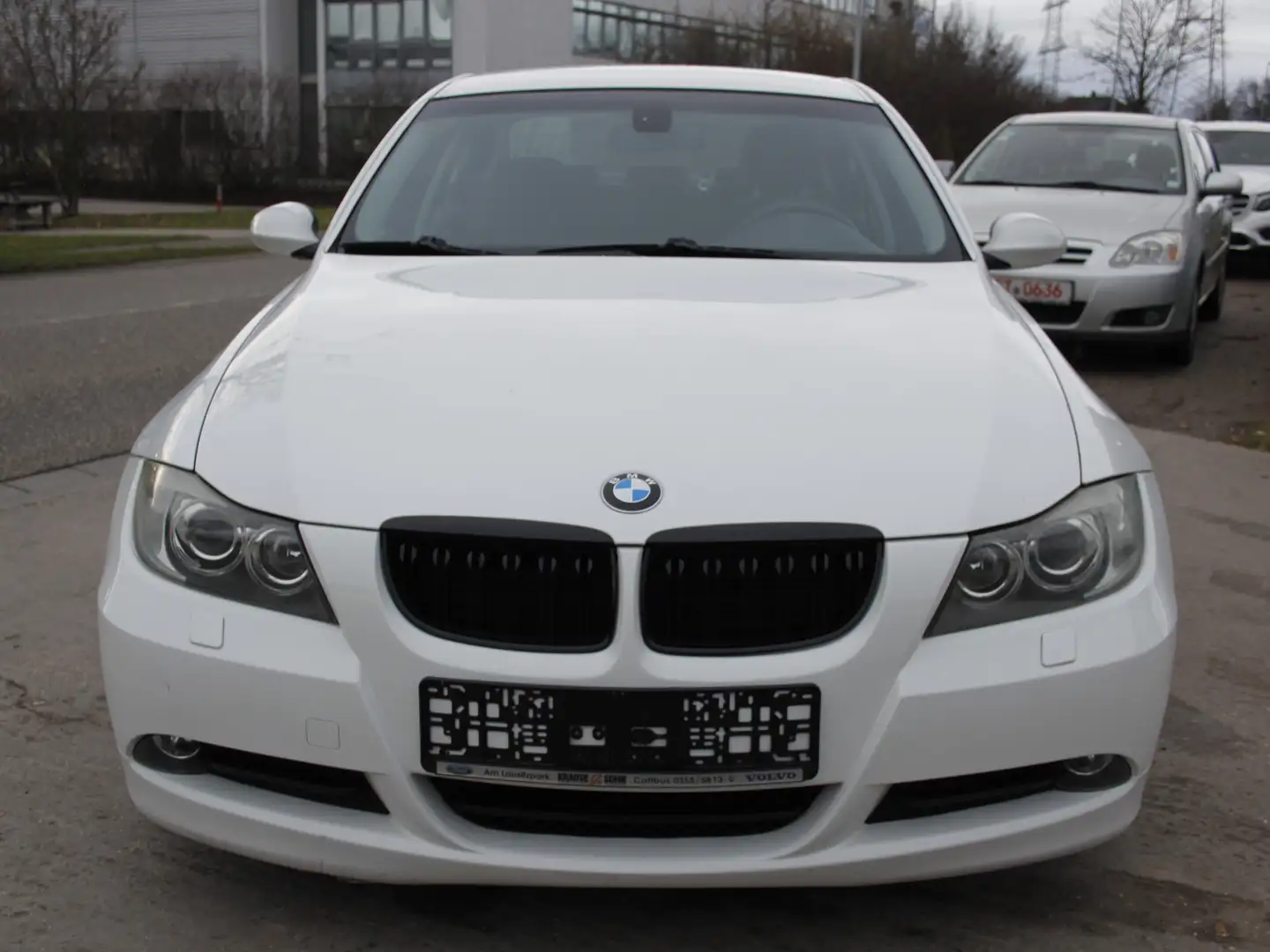 BMW 318 318i Limo Automatik Navi Blanco - 2