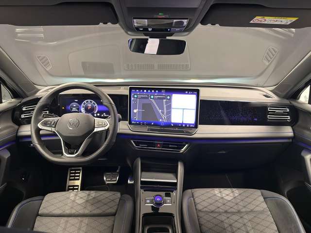 Volkswagen Tiguan — photo 9