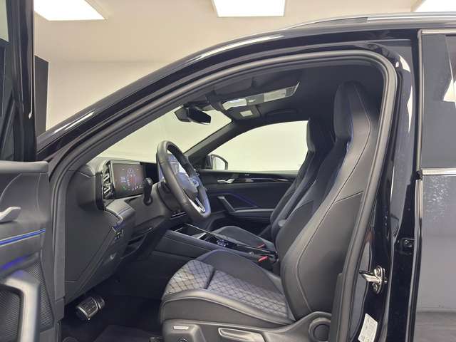 Volkswagen Tiguan — photo 11