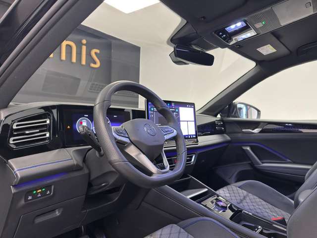 Volkswagen Tiguan — photo 14